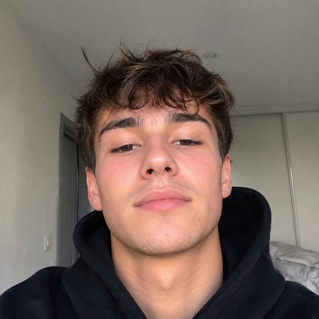 Selfie 1 — Antoine · 24 ans